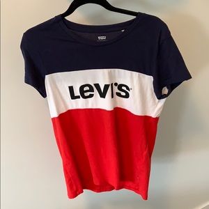 Levi’s t shirt